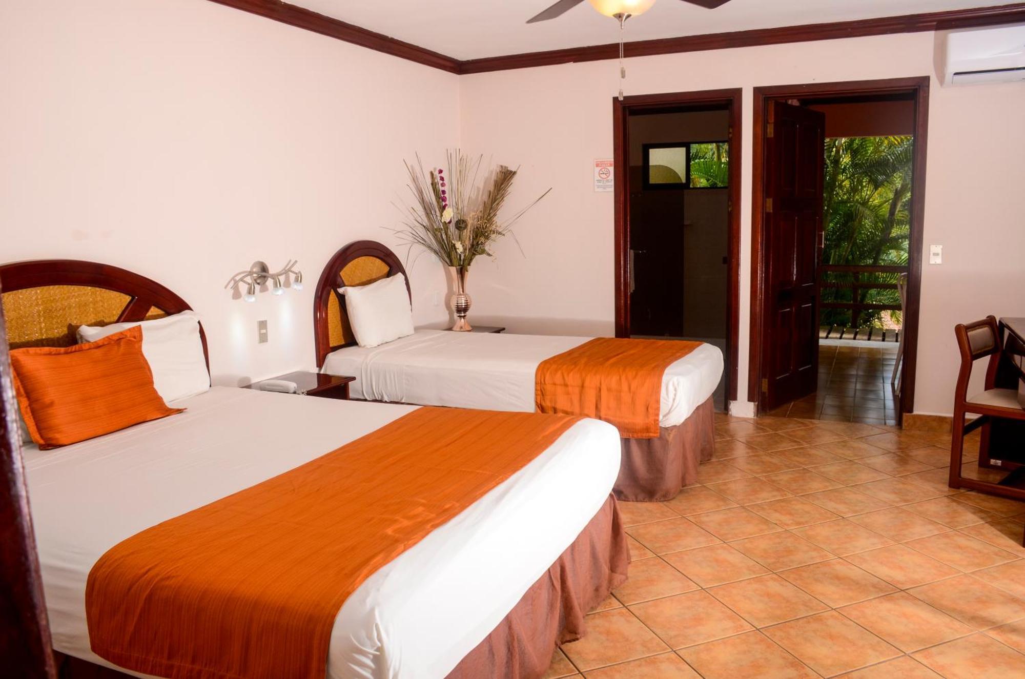 El Tucano Resort & Thermal Spa Quesada  Exterior photo