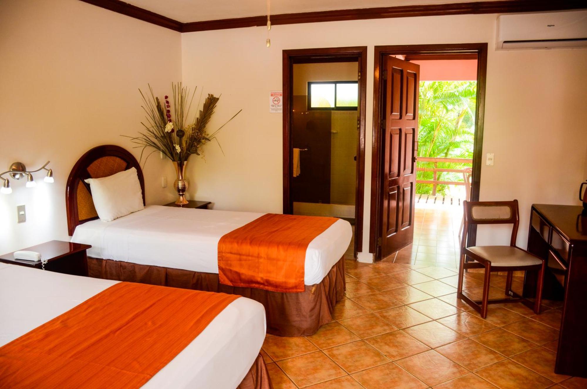 El Tucano Resort & Thermal Spa Quesada  Exterior photo
